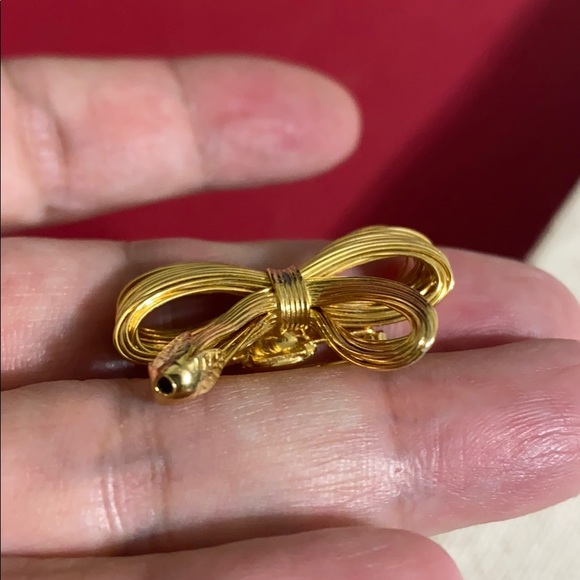 🖤VTG💕LES BERNARD gold ribbon brooch - Picture 5 of 7